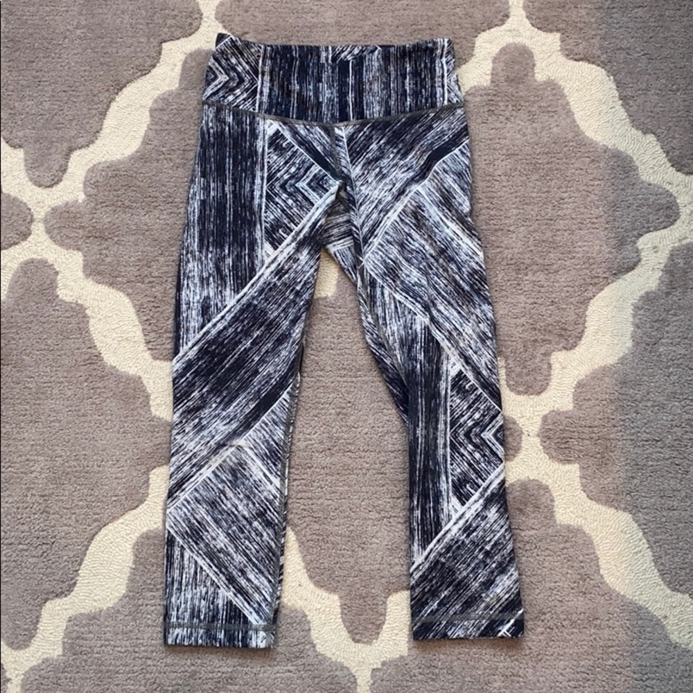 Lululemon Cropped 3/4 Leggings